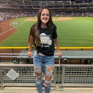 Meet your Posher, Caitlyn